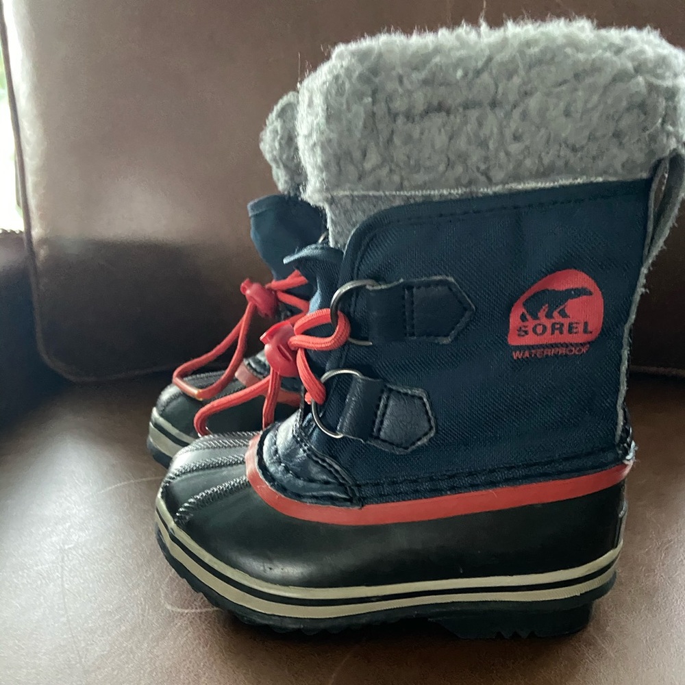 Sorel toddler boot size 9 snow boot